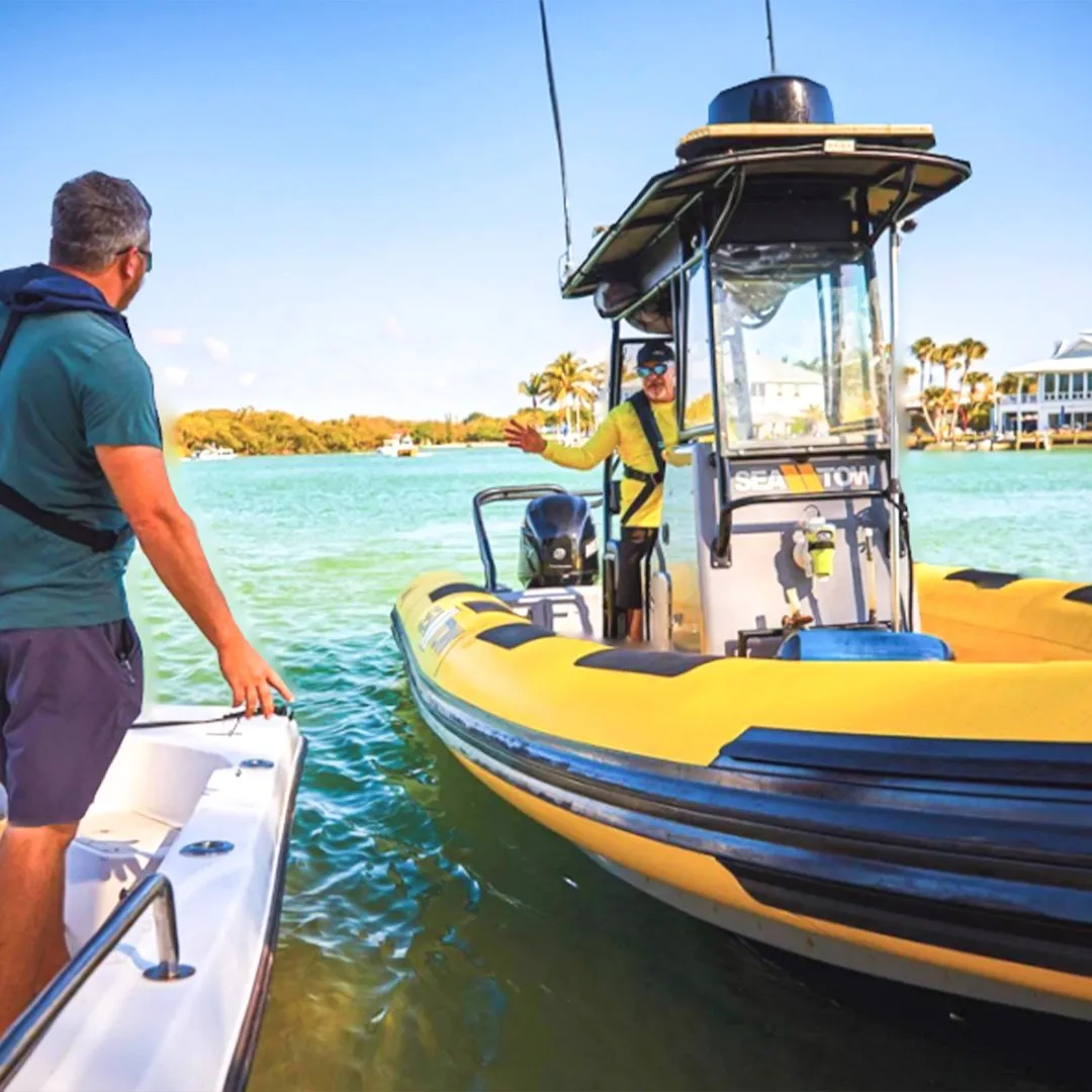 Tow & Recovery 780 military boat
